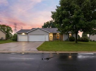 W5355 Linden Hill Dr, APPLETON, WI 54915