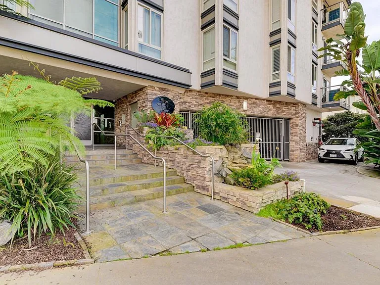 935 Genter St #212 — Photo 20