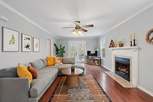 3 bed, 2.5 bath, 2000 sqft, $2,500 — Photo 2
