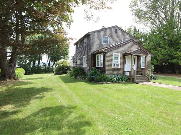 35 Bryer Ave, Jamestown, RI 02835