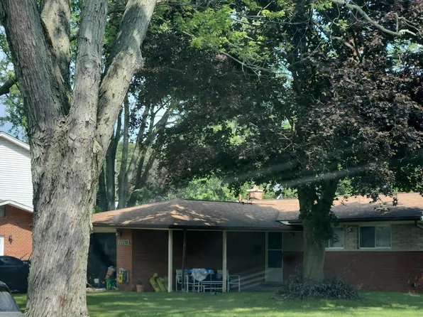 22258 Ontaga St, Farmington, MI 48336