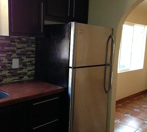 5th image of 4251 Swift Ave