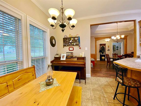5th image of 13 Hilltop Ln