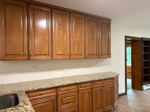 89 Orchard Rd Floor 1, Mahopac, NY 10541