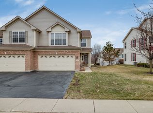 330 Emerald Ln, Algonquin, IL 60102