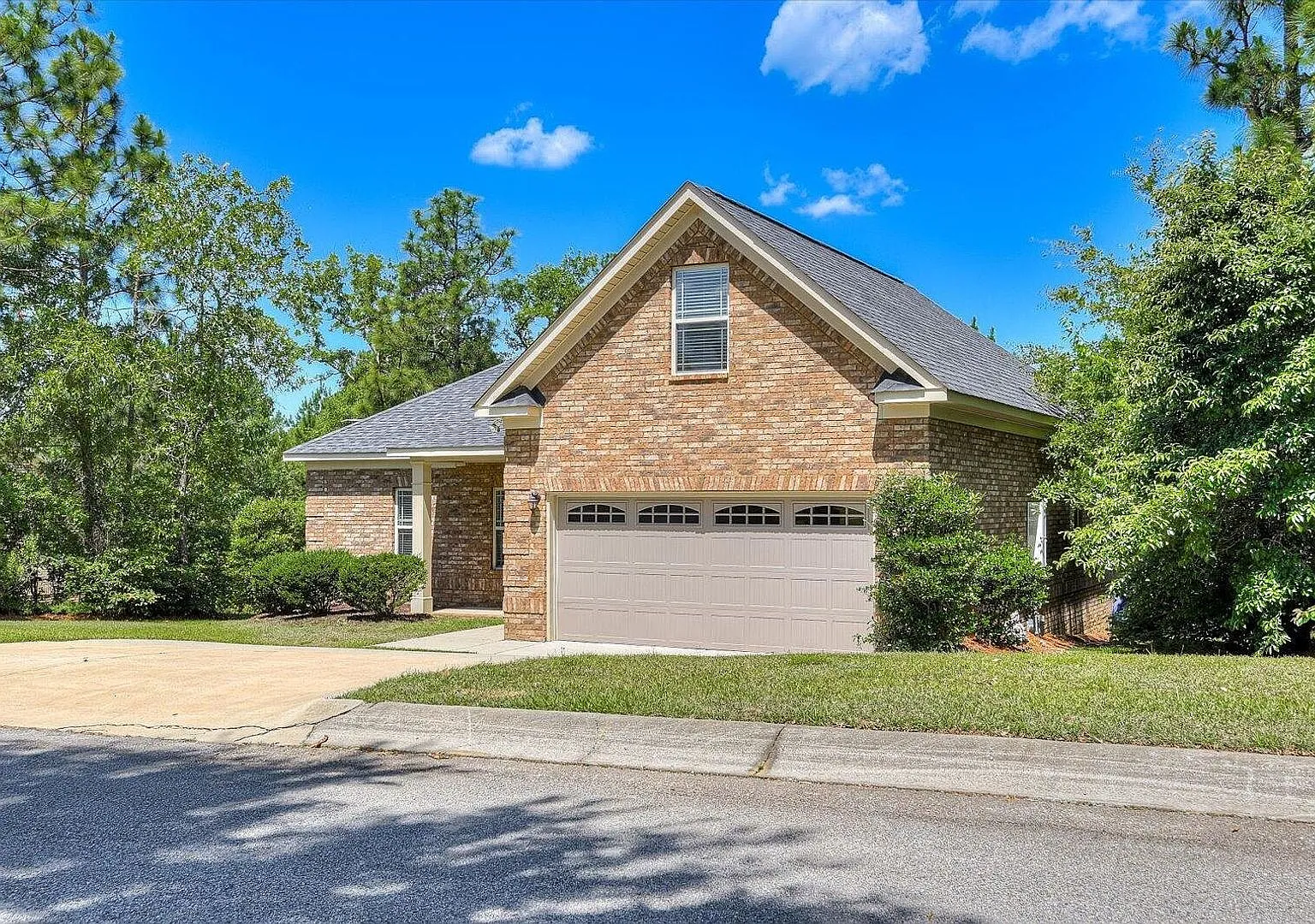 221 Grand Oaks Way — Photo 3