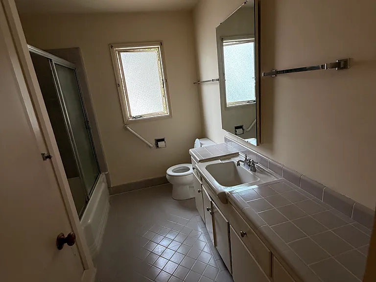 1715 Spruce St #10 — Photo 7