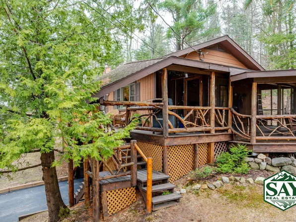 58 Saranac Ln, Saranac Lake, NY 12983