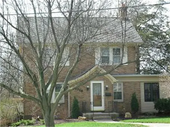 1718 Plymouth Ct, Dubuque, IA 52003