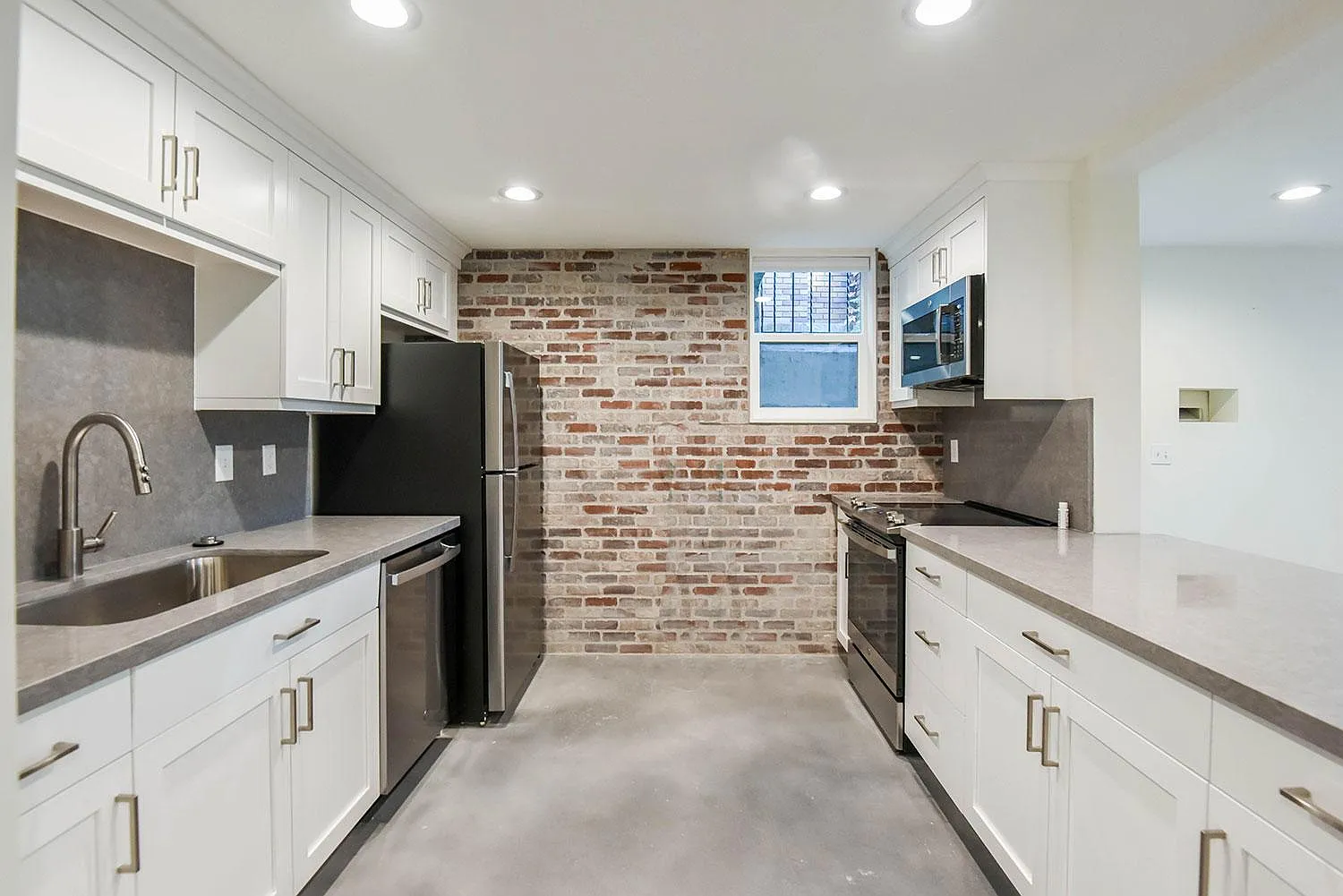 1 bed, 650 sqft, $1,400 — Photo 3