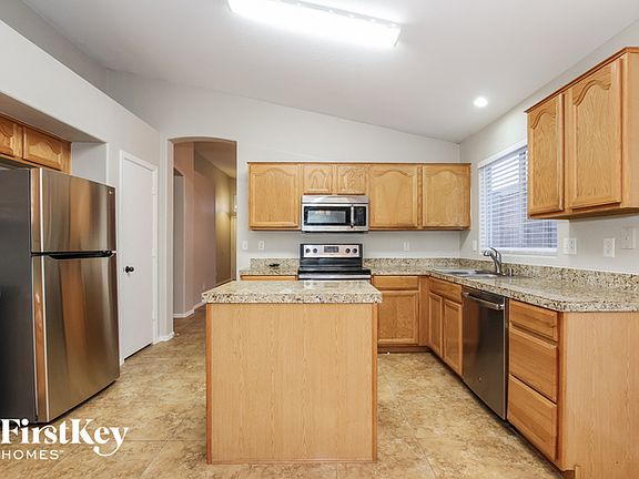 5th image of 215 W Helena Dr