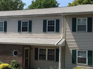 1328 Blue Jay Dr, Lancaster, PA 17601