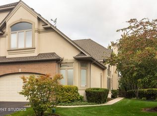 922 W Chesterfield Ct, Palatine, IL 60067