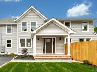 27A Irving Pl #1, Oyster Bay, NY 11771