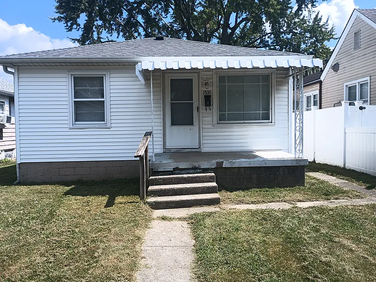 1535 N Grant Ave — Photo 1
