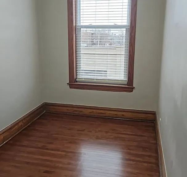 2500 S Millard Ave — Photo 9