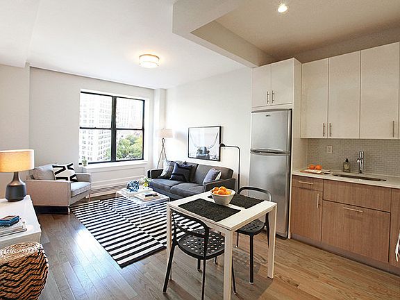 2nd image of 212 W 91st St APT 834
