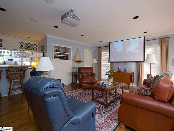 4th image of 6 Thornwood Ln