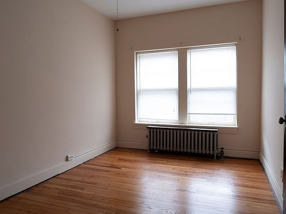 4th image of 1385 Manor Park Ave Unit 11