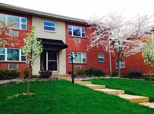10130 Manchester Rd APT D, Kirkwood, MO 63122