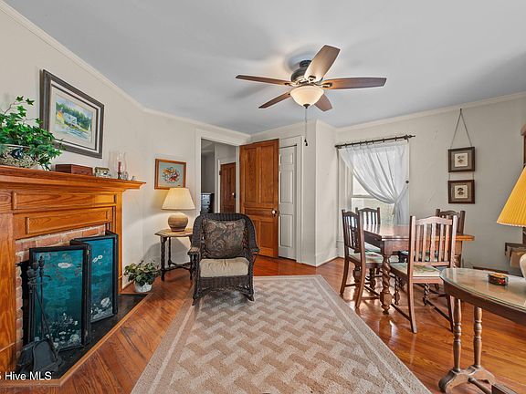 27th image of 609 E Main Street