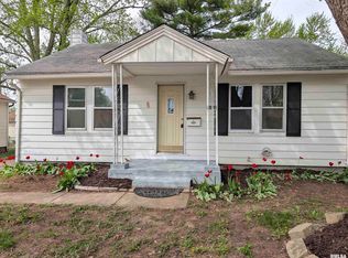 1321 S 10th St, Pekin, IL 61554