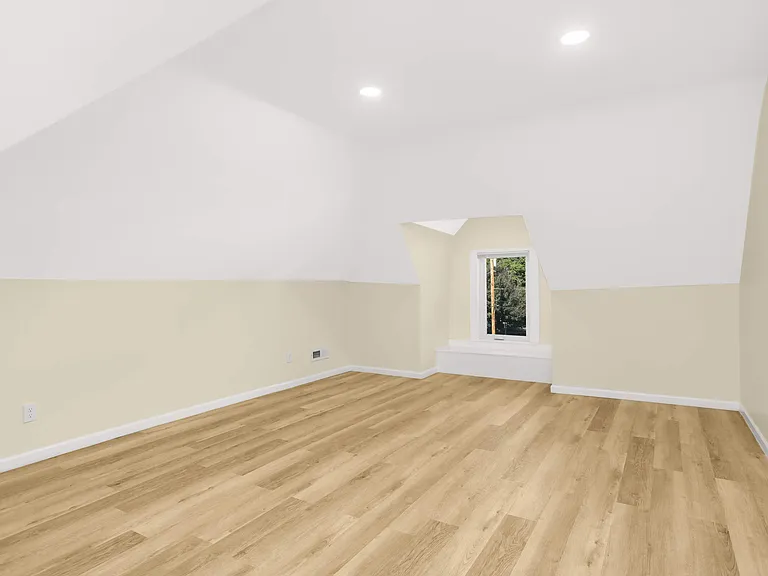 460 Beaumont St — Photo 13