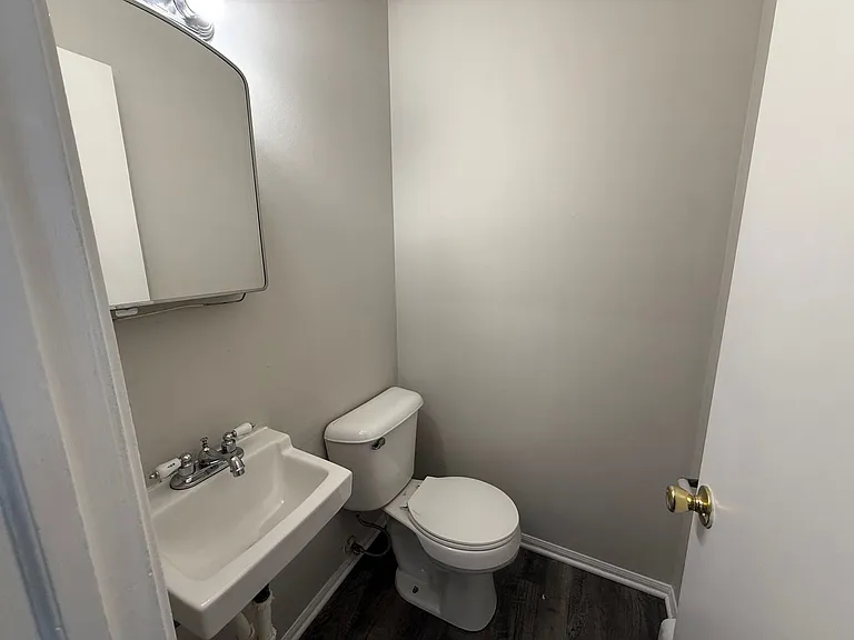 2860 Taft Ave SW — Photo 4