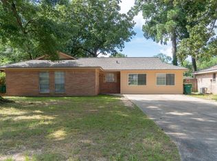 619 Hildred Ave, Conroe, TX 77303
