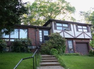 166 Ridgewood Dr, Norwood, MA 02062