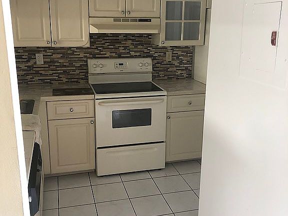 2nd image of 10255 NW Nine Street Cir #306-7