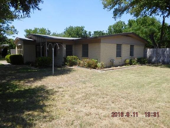 2nd image of 1425 Arcady Ln