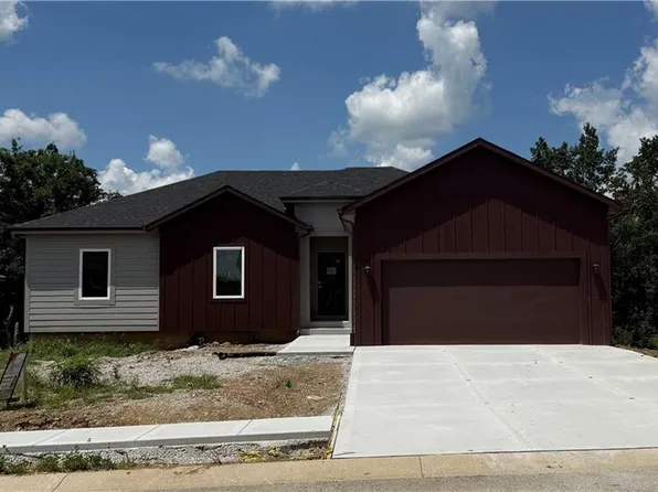 612 SE 21st St, Oak Grove, MO 64075