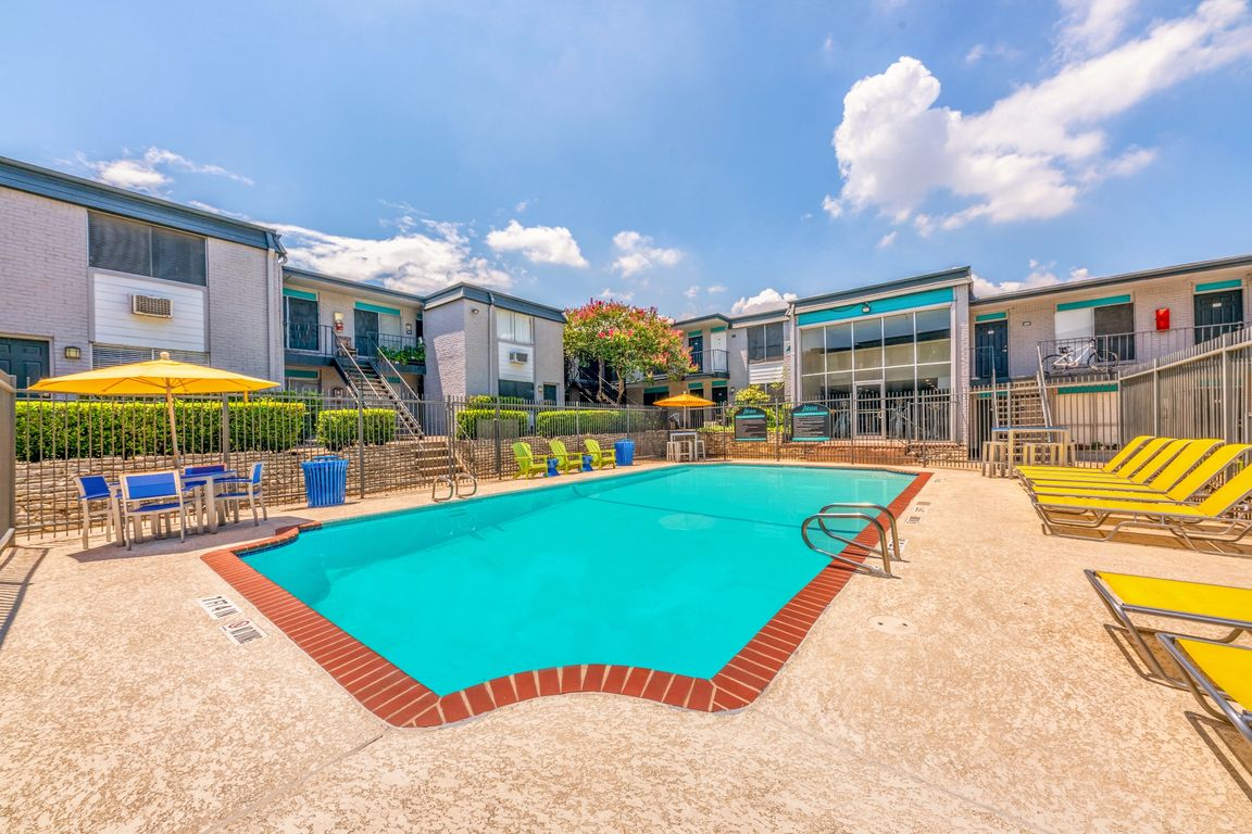 Resort-Style Swimming Pool