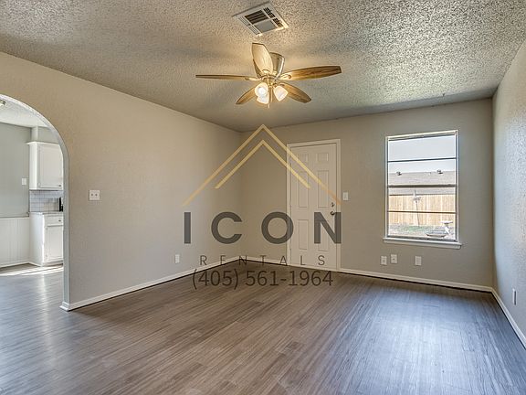 5th image of 519 W Dowden Dr