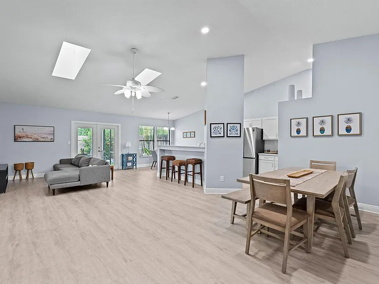 1599 Bayridge Pl — Photo 3
