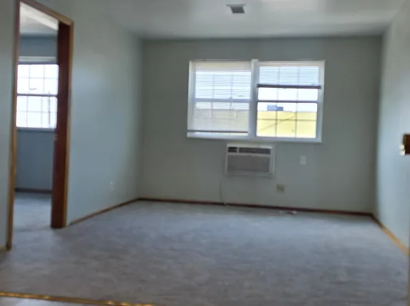 Cleve-Royal Apartments, 3607 Cleveland Ave #6f79bda62, Columbus, OH 43224