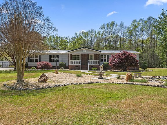 2nd image of 221 Pinkney Church Rd