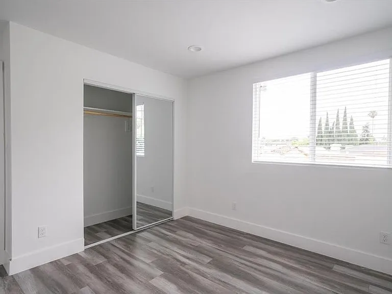 2408 S Redondo Blvd #2408 — Photo 12
