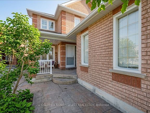 2nd image of 29 Autumn Oak Ct