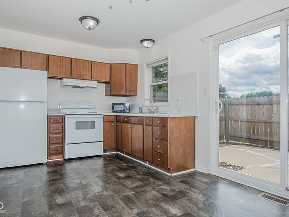5th image of 4216 Moller Rd