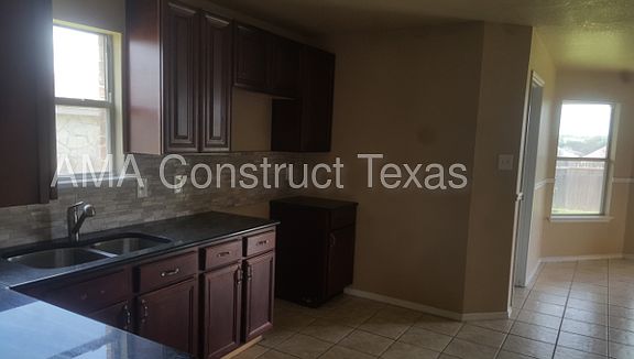3rd image of 5223 Birmingham Cir