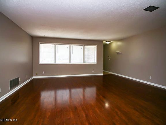 5th image of 3834 Fernglen Dr