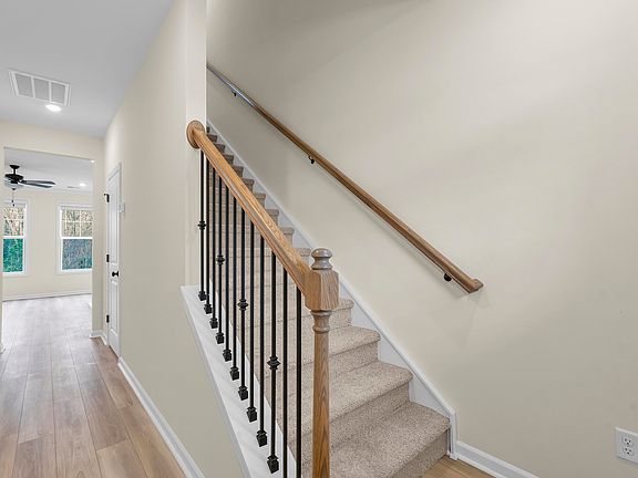 4th image of 410 Ecton Pl