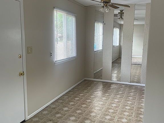 5th image of 20948 Woodward St