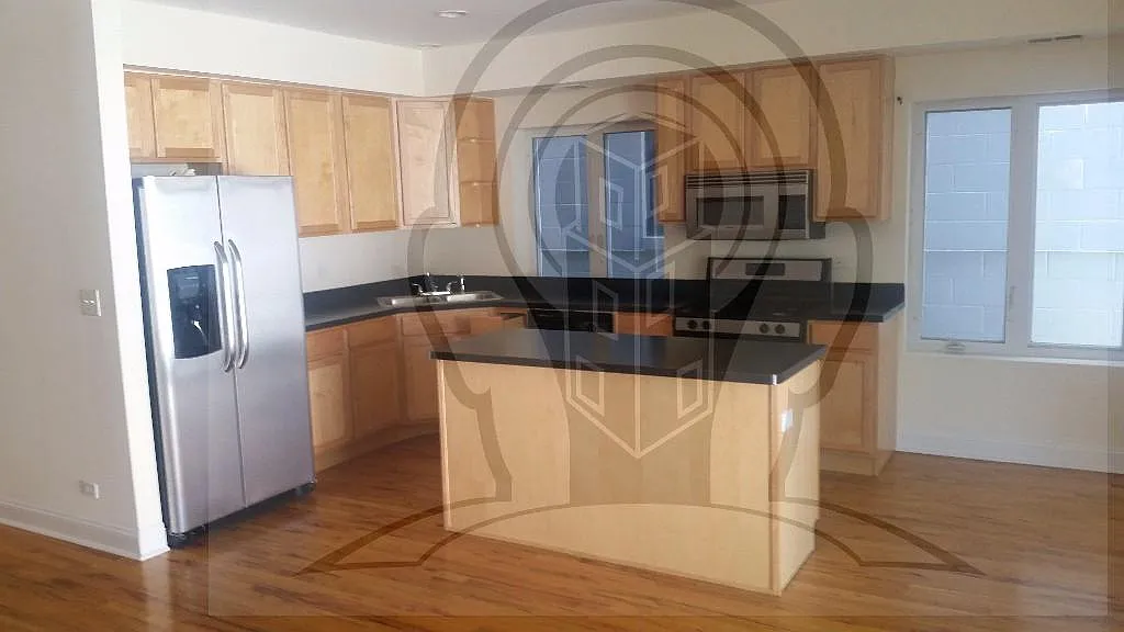 3 bed, 2.0 bath, $3,500 — Photo 2