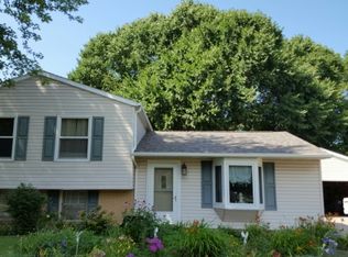1306 Glenview Dr, Neenah, WI 54956