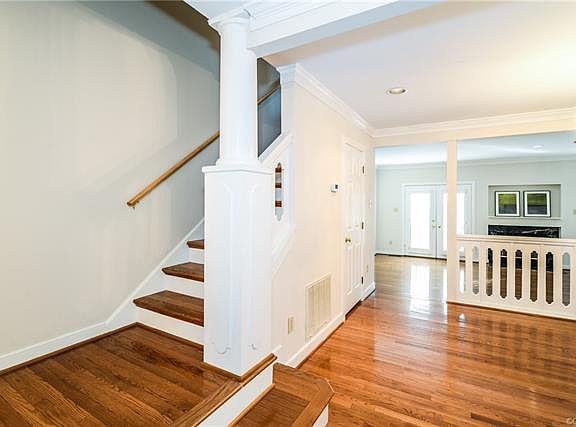 3rd image of 8203 Greystone West Cir