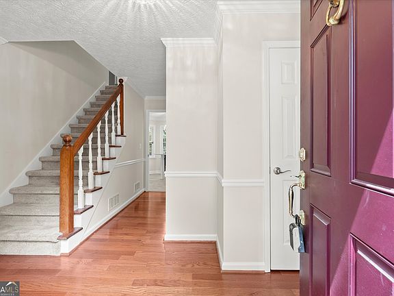 4th image of 3651 Chestnut Ridge Ct