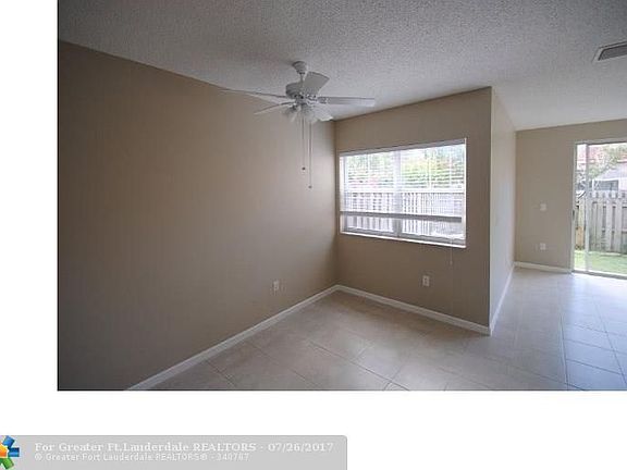 4th image of 7752 N Southwood Cir